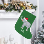 Niedlicher Weihnachtselementar Großer Weihnachtsstrumpf<br><div class="desc">Dieser wunderschöne Weihnachtselefant-Strumpf besticht durch einen herrlich lächelnden Elefanten,  der eine rote Weihnachtsmannmütze mit einem erhabenen Kofferraum trägt. Dieser hübsche personalisierte Strumpf ist mit einem schönen grünen Hintergrund dekoriert. Personalisieren Sie mit Ihrem eigenen Text am Ende für ein klassisches Geschenk.</div>