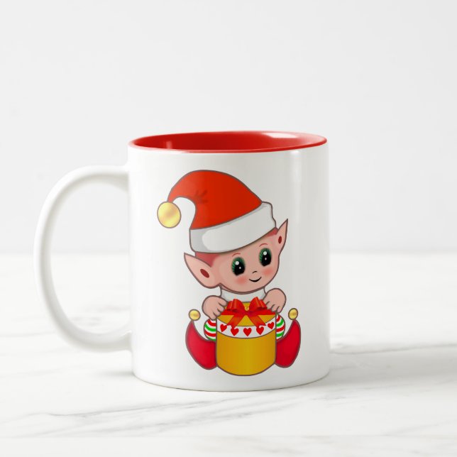 Niedlicher Weihnachtself mit Geschenkboxen Zweifarbige Tasse (Links)