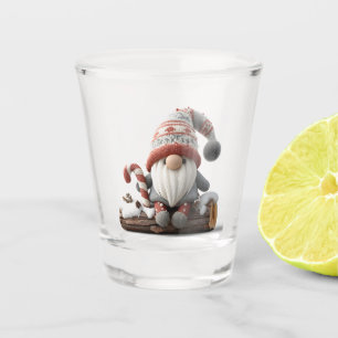 Niedlicher Weihnachtsgenom mit einer Candy Cane au Schnapsglas