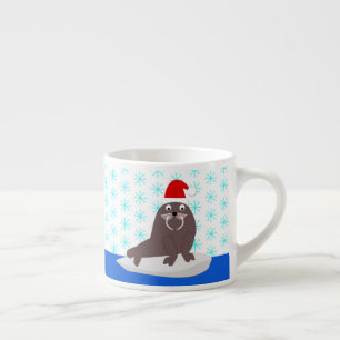 Niedlicher Weihnachtswalrus und Schneeflocken Espressotasse