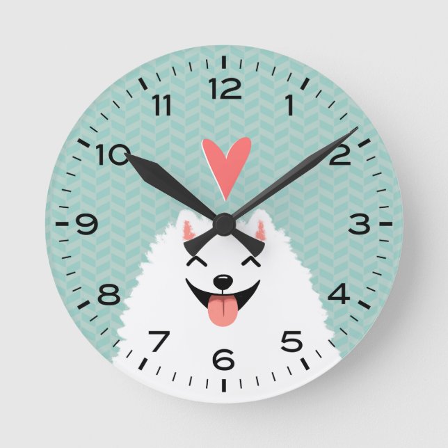 Niedlicher weißer Spitz Hund mit herzerreißender U Runde Wanduhr (Vorderseite)