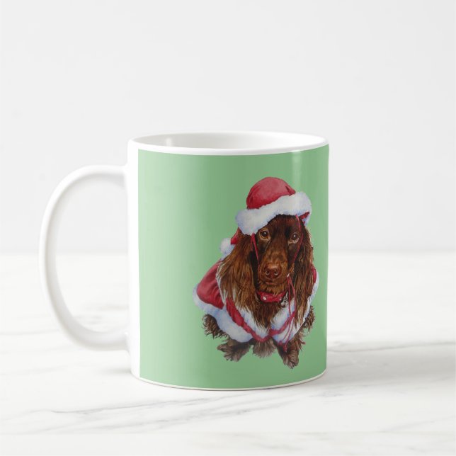 Niedlicher Welpenhund, gekleidet für Weihnachten T Tasse (Links)