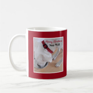 Niedlicher Welpenhund trinkt Wasser Weihnachten Ro Kaffeetasse