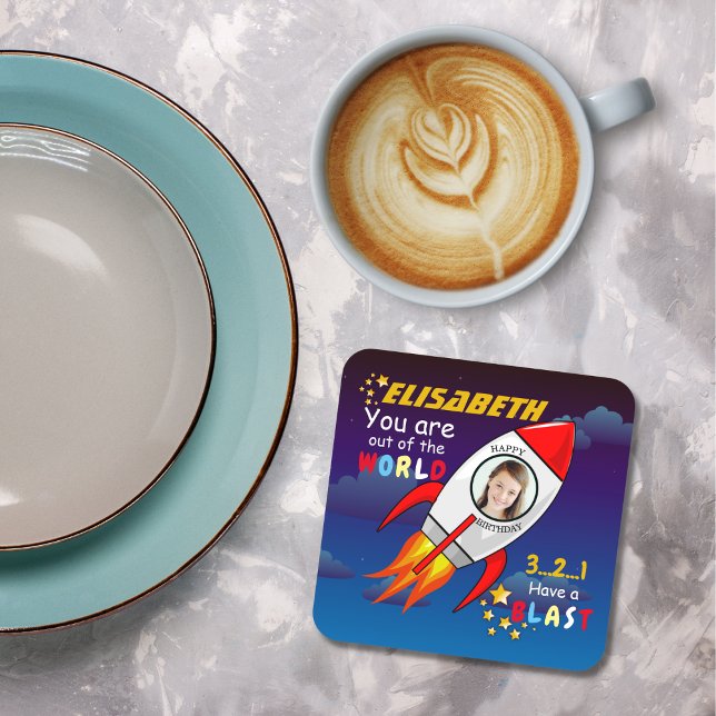 Niedlicher Weltraumraketenschiff vom Geburtstag Rechteckiger Pappuntersetzer (Von Creator hochgeladen)