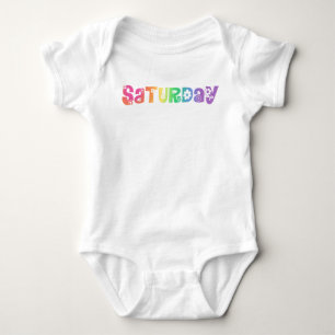 Niedlicher Wochentag Samstag Baby Strampler