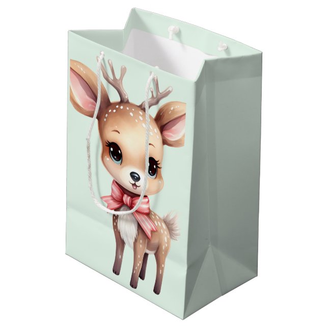 Niedliches Baby Deer Cartoon Illustration Weihnach Mittlere Geschenktüte (Rückseite Schrägansicht)