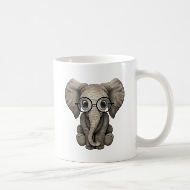 Niedliches Baby-Elefant-Kalb mit Lesegläsern Kaffeetasse (Rechts)