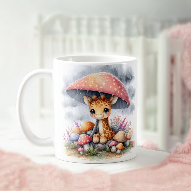 Niedliches Baby Giraffe unter Mushroom-Schirm Kaffeetasse (Von Creator hochgeladen)