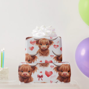 Niedliches Baby Highland Cow Valentine Herzmuster  Geschenkpapier