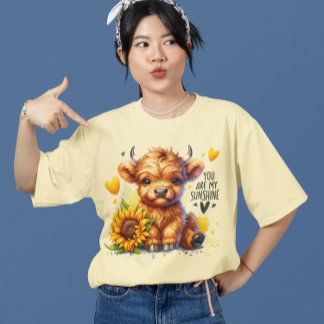 Niedliches Baby Highland Kuh und Sonnenblumen West T-Shirt