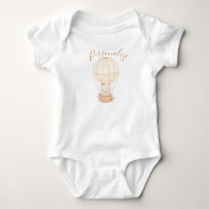 Niedliches Baby Kaninchen in Air Balloon Pink Pers Strampler