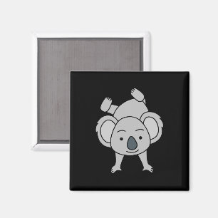 Niedliches Baby Koala mit einem Lächeln auf einem Magnet