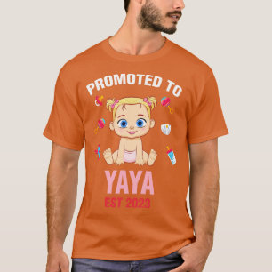 Niedliches Baby nach Yaya Est 2023 Geburtstag befö T-Shirt