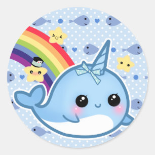 Niedliches Baby narwhal mit Regenbogen und Sternen Runder Aufkleber