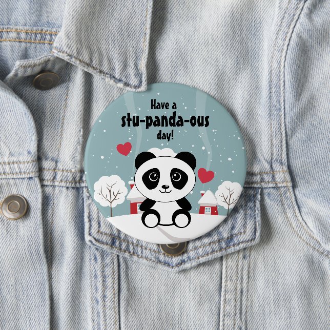Niedliches Baby Panda im Winterschnee grau Button (Beispiel)