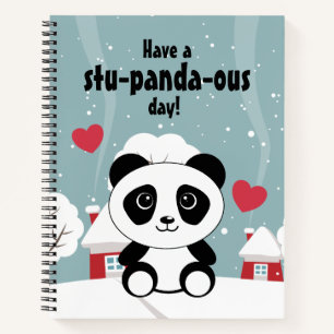 Niedliches Baby Panda im Winterschnee grau Notizbuch
