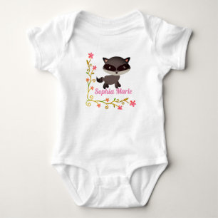 Niedliches Baby Raccoon mit Blume Strampler