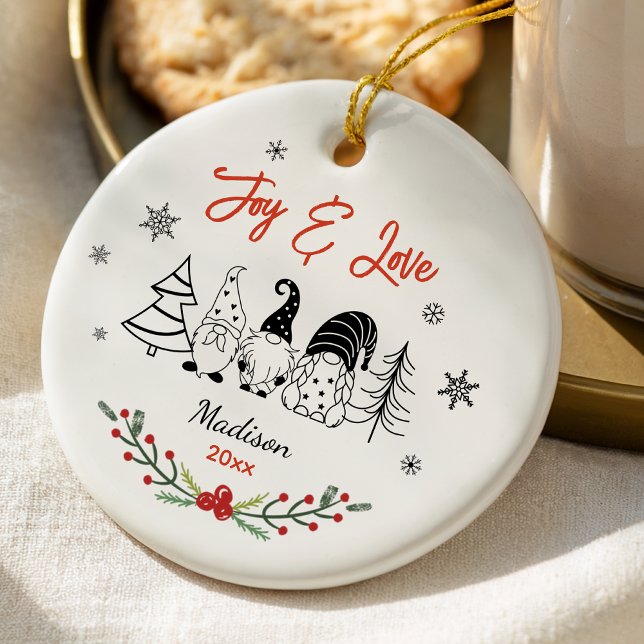 Niedliches Baby zuerst Weihnachten Schwarz-weiße G Keramik Ornament (Von Creator hochgeladen)