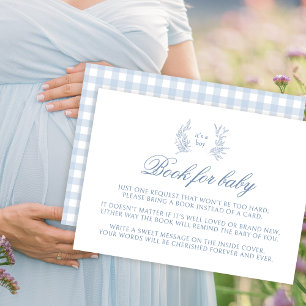 Niedliches Babybuch mit hellblauer Babyaufkleberka Begleitkarte