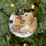 Niedliches Baby's First Christmas Custom Foto Name Keramikornament<br><div class="desc">Fügen Sie einfach Ihr Foto,  Ihren Namen und das Jahr zu diesem (zweiseitigen) Baum-Ornament hinzu,  um es wirklich zu einem besonderen. Macht ein großartiges Weihnachtsgeschenk.</div>