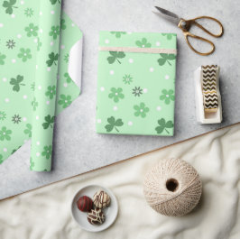 Niedliches Blumengeschenk von St. Patrick's Green  Geschenkpapier