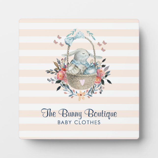 Niedliches Bunny in einem Korb mit Eiern und Hübsc Fotoplatte (Vorderseite)