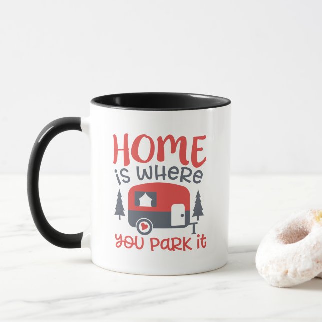 Niedliches Camper-Zuhause ist, wo Sie es Tasse (Mit Donut)