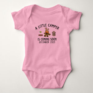 Niedliches Camping Säugling Kleine Camper kommt ba Baby Strampler