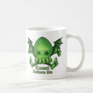 Niedliches Cthulhu Chibi Knien vor mir Kaffeetasse