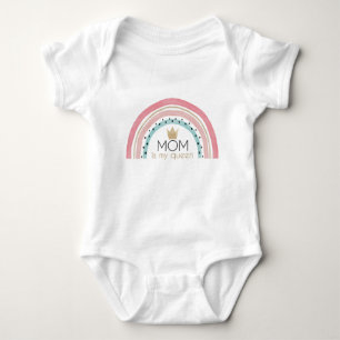 Niedliches Design Wasserfarbe Regenbogen Mama ist Baby Strampler