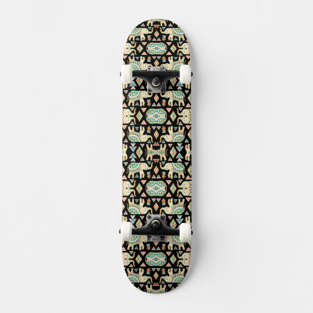 Niedliches farbiges Indianerelementmuster Skateboard (Vorderseite)