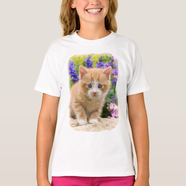 Niedliches flaumiges Ingwer-Baby-Katzen-Kätzchen T-Shirt (Vorderseite)