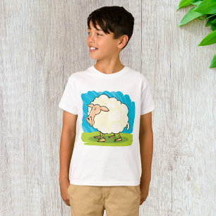Niedliches flauschiges weißes Schaf auf Gras T-Shirt