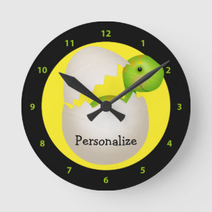 Niedliches frisch gehacktes Baby Dinosaur Runde Wanduhr
