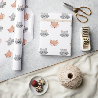 Niedliches Fuchs- und Raccoon-Muster. Waldtiere Geschenkpapier