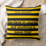 Niedliches Funny Liebe Zitat Bumble Bee Stripes Mu Kissen<br><div class="desc">Ein niedliches,  klassisches,  breites Streifen Muster mit inspirierten,  schwarzen und gelben Streifen. Personalisieren Sie es einfach auf Ihren Text und Ihren Namen! - mit Zaubershirts konstruiert</div>