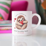 Niedliches Funny Sloth Valentine-Tagesgeschenk Kaffeetasse<br><div class="desc">Lass jemand weiß,  dass du sie schwach Liebe! mit dieser niedlichen personalisierten Faultier-Valentinstag-Tasse.</div>