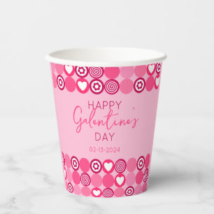 Niedliches Galentinstag rosa Herz- und Blume Muste Pappbecher
