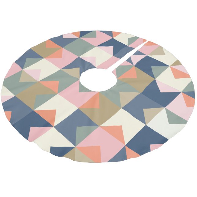 Niedliches geometrisches Muster in stilvollen Mari Polyester Weihnachtsbaumdecke (Schrägansicht)