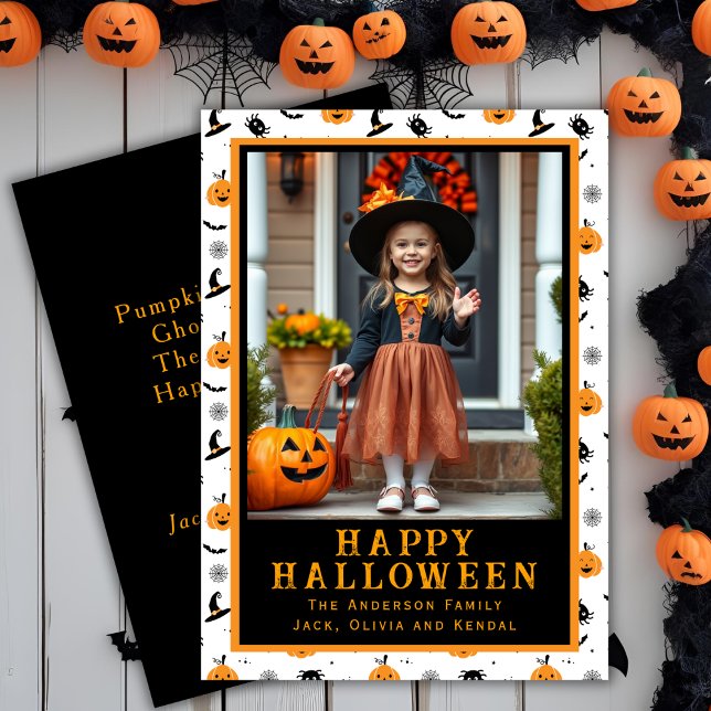 Niedliches Ghouls Classic Halloween Foto Feiertagskarte (Cute Ghouls Classic Custom Halloween Photo Holiday Card)