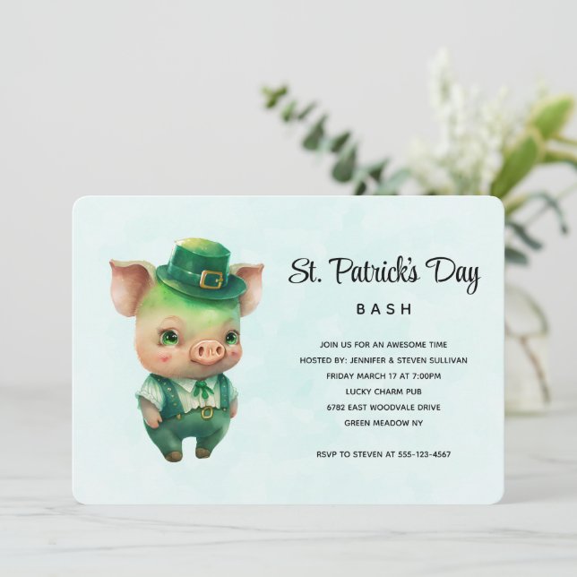 Niedliches Green Pig St. Patrick's Day Party Einladung (Stehend Vorderseite)