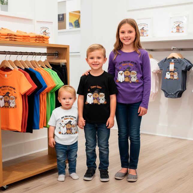 Niedliches Halloween Capybara: Just Chillin" mit m T-Shirt (Von Creator hochgeladen)