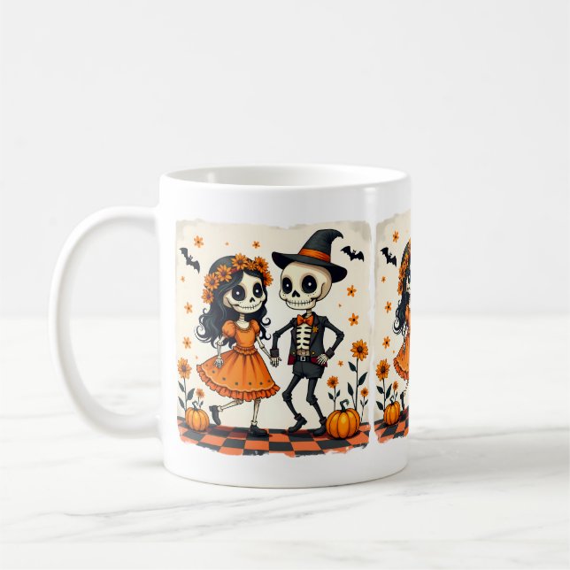 Niedliches Halloween Skeleton-Paar in Orange Kaffeetasse (Links)