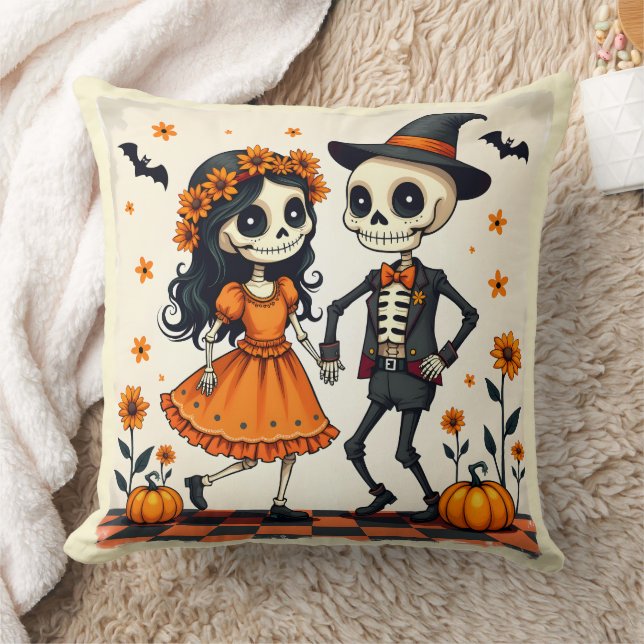 Niedliches Halloween Skeleton-Paar in Orange Kissen (Decke)