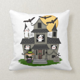 Niedliches Halloween Spuk Haus und kleine Hexe Thr Kissen
