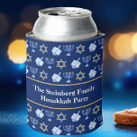 Niedliches Hanukkah Dreidel Menorah Muster kundens<br><div class="desc">Das wunderschöne Hanukkah Party kann hübsch blau mit einem coolen Judaismus-Stern-Muster,  dem dreiel für lustige Chanukah-Spiele,  und der jüdischen Menorah für einen Urlaub Abendessen oder Ansammlung mit Ihrer Synagoge.</div>