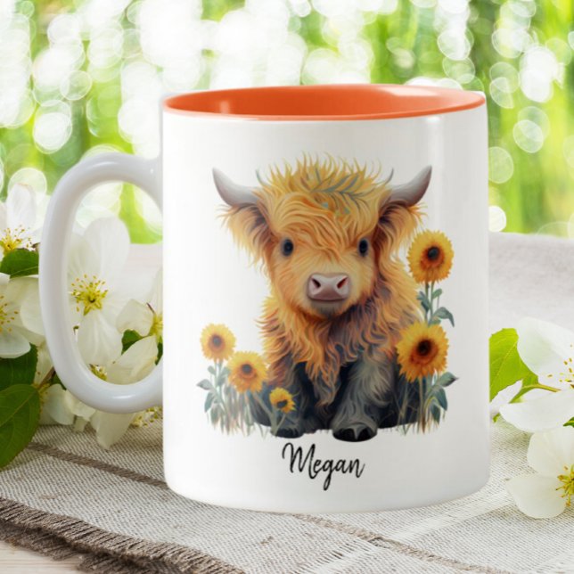 Niedliches Hochlandkuhkalb Sonnenblumen Personalis Zweifarbige Tasse (Von Creator hochgeladen)