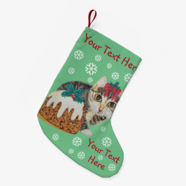 niedliches Kätzchen grauer Tabby, der Kleiner Weihnachtsstrumpf