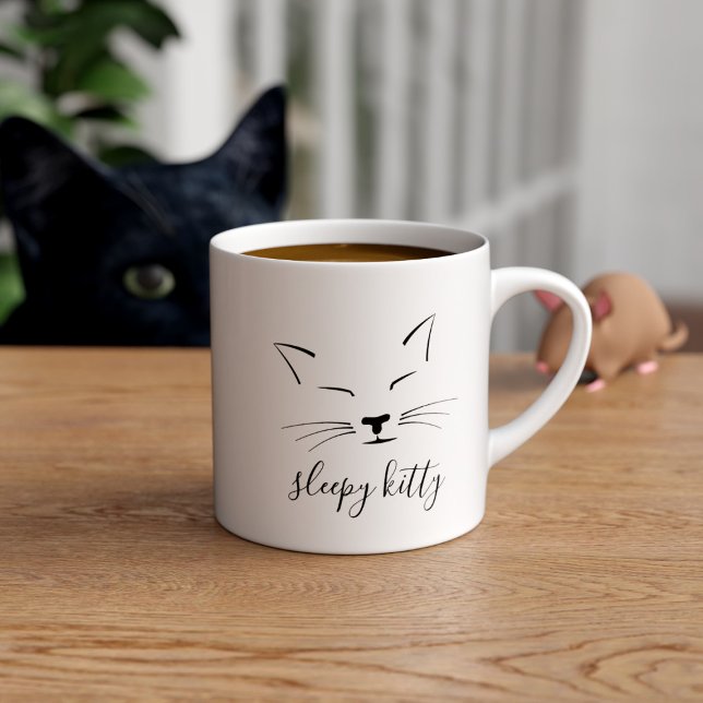 Niedliches Katzengesicht Schlaflosigkeit Kitty Whi Espressotasse (A cute sleeping cat face espresso cup with space for your name or keep the sleepy kitty text)