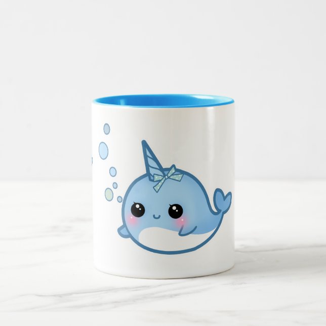 Niedliches kawaii Baby narwhal Zweifarbige Tasse (Mittel)